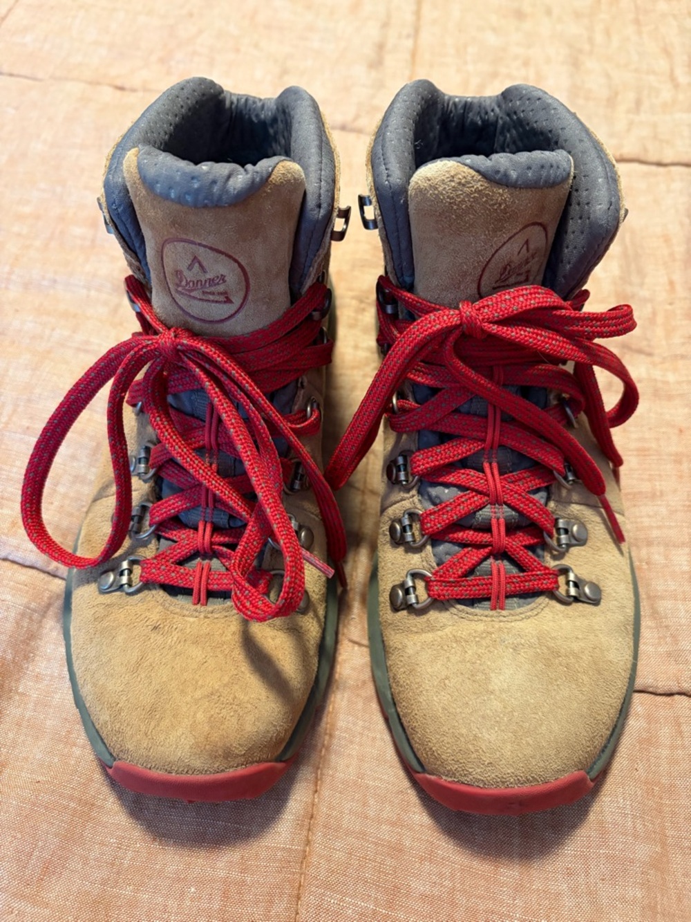 Danner Mountain 600 Hiking Boots - Picture 3 of 6